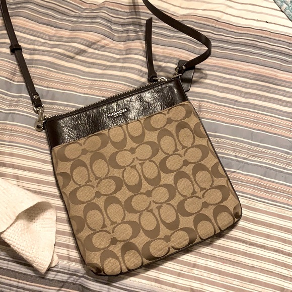 Coach purse - Picture 1 of 2